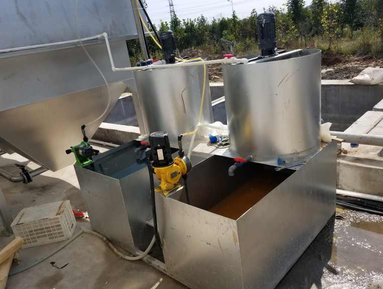 全自動加藥裝置設(shè)備用途，全自動智能加藥裝置價格，加藥裝置詳細(xì)介紹03